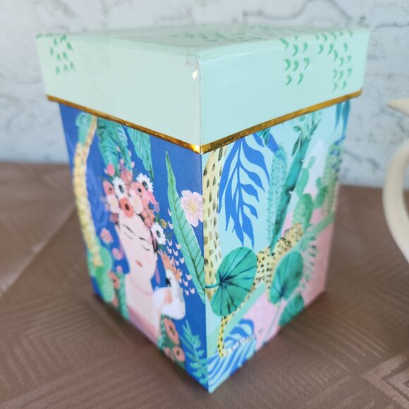 Frida Kahlo Gift Ceramic Coffee Mug in Box 4" high - Picture 6 of 9